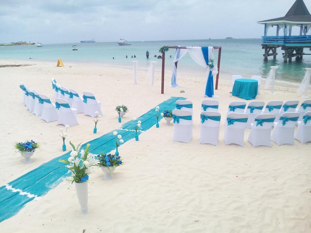 Starfish Halcyon Cove Hotel Dickenson Bay Ngoại thất bức ảnh