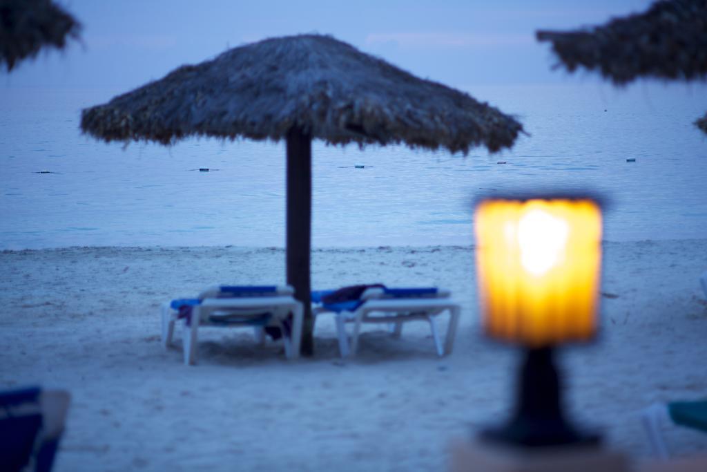 Starfish Halcyon Cove Hotel Dickenson Bay Ngoại thất bức ảnh